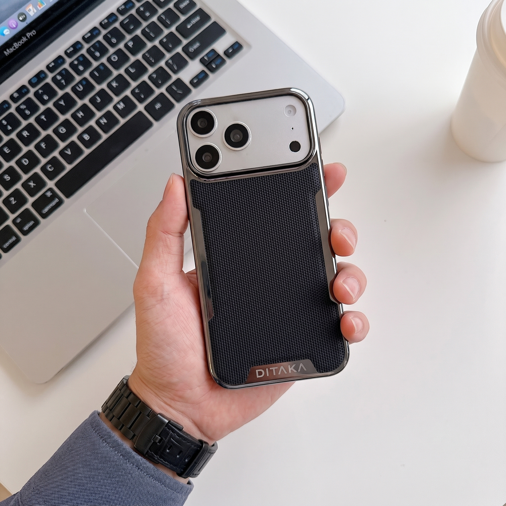 Black Tactical Carbon Edition - Phone Case For iPhone 18 Pro